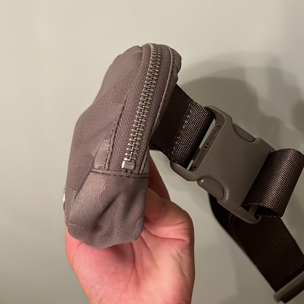GREY Camo Lululemon Everywhere Belt Bag - Picture 3 of 7